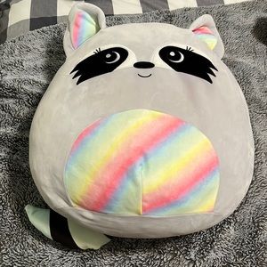 Squish-mallow, Large, Grey with rainbow features.